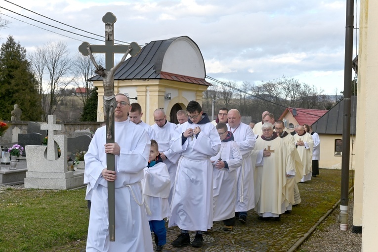 Poświęcenie ołtarza w Długopolu Górnym
