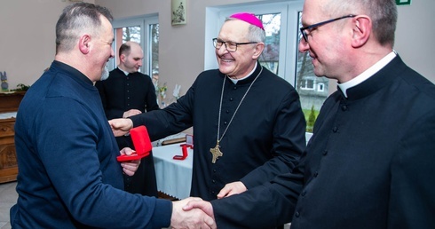 Dobrze zasłużeni dla parafii. Sto lat wspólnoty 