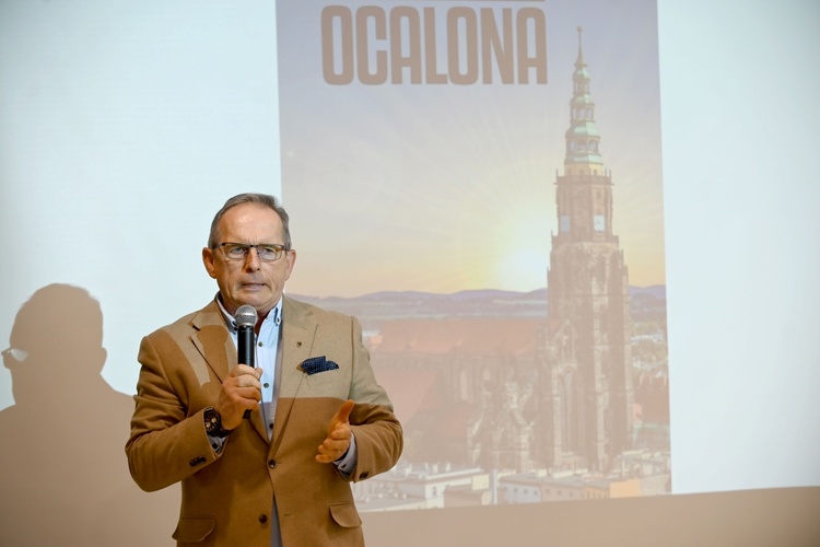 Świdnica. "Ocalona" - trzeci tom albumu o renowacji katedry