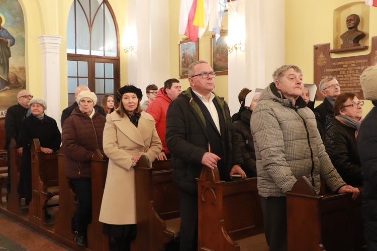 Poświęcenie sztandaru Szkoły Podstawowej SPSK im. s. Faustyny w Pniewie