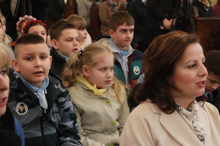 Poświęcenie sztandaru Szkoły Podstawowej SPSK im. s. Faustyny w Pniewie