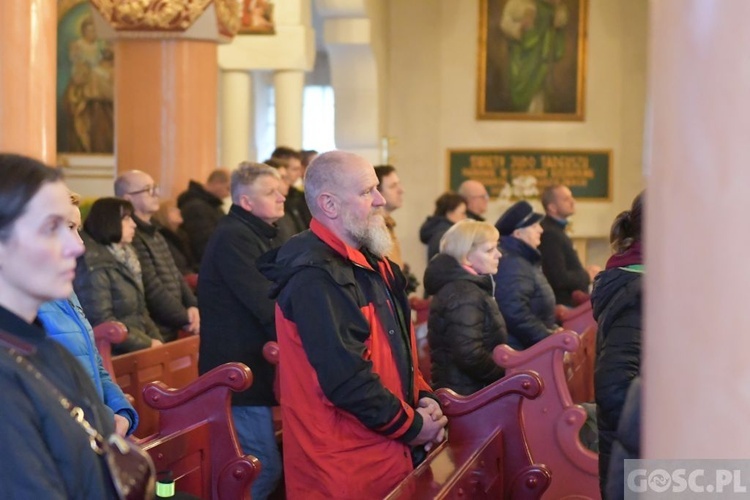 Świebodzin. Ekstremalna Droga Krzyżowa rozpoczęta