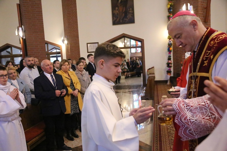 Bierzmowanie w par. pw. Miłosierdzia Bożego w Brzesku