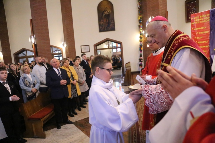 Bierzmowanie w par. pw. Miłosierdzia Bożego w Brzesku