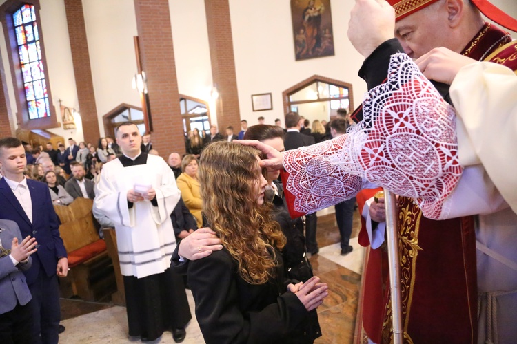 Bierzmowanie w par. pw. Miłosierdzia Bożego w Brzesku