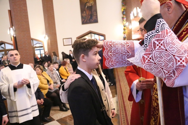 Bierzmowanie w par. pw. Miłosierdzia Bożego w Brzesku