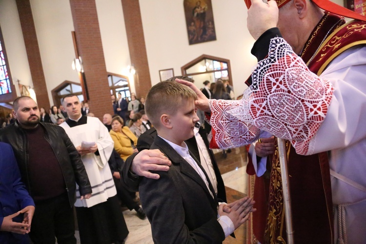 Bierzmowanie w par. pw. Miłosierdzia Bożego w Brzesku