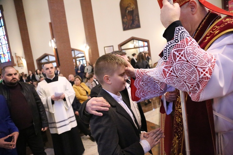 Bierzmowanie w par. pw. Miłosierdzia Bożego w Brzesku