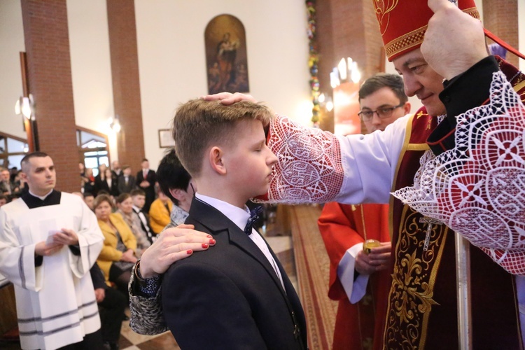 Bierzmowanie w par. pw. Miłosierdzia Bożego w Brzesku