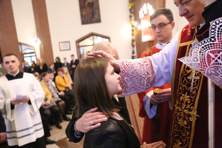 Bierzmowanie w par. pw. Miłosierdzia Bożego w Brzesku