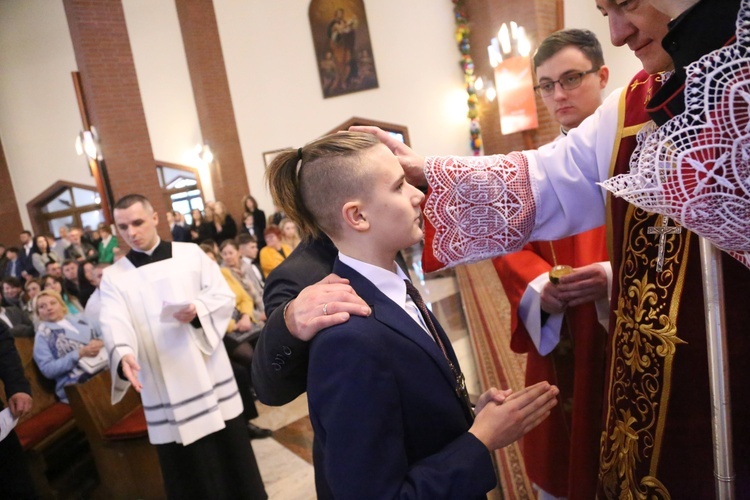 Bierzmowanie w par. pw. Miłosierdzia Bożego w Brzesku