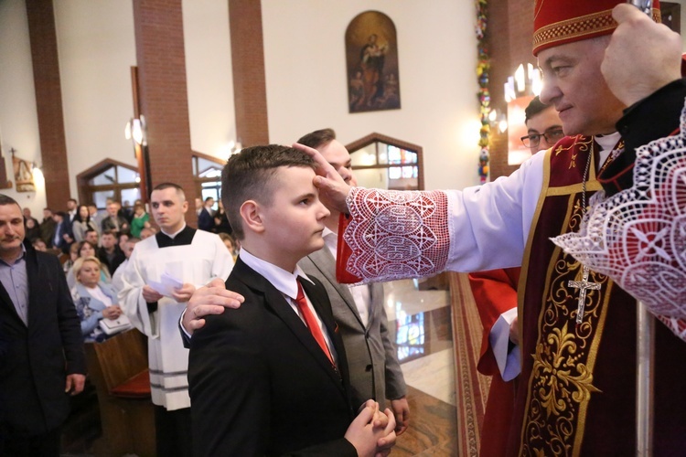 Bierzmowanie w par. pw. Miłosierdzia Bożego w Brzesku