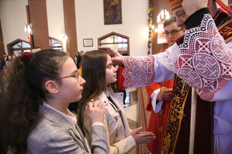 Bierzmowanie w par. pw. Miłosierdzia Bożego w Brzesku