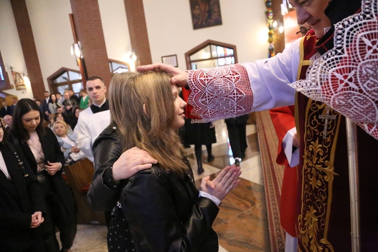 Bierzmowanie w par. pw. Miłosierdzia Bożego w Brzesku