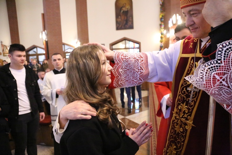 Bierzmowanie w par. pw. Miłosierdzia Bożego w Brzesku