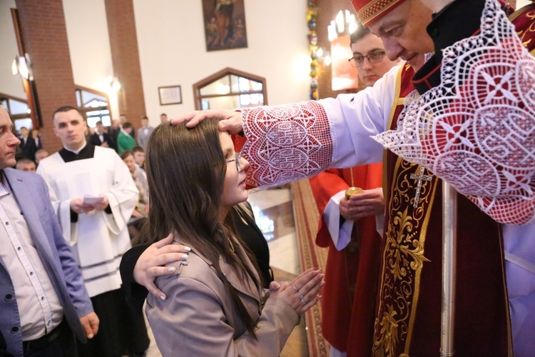 Bierzmowanie w par. pw. Miłosierdzia Bożego w Brzesku