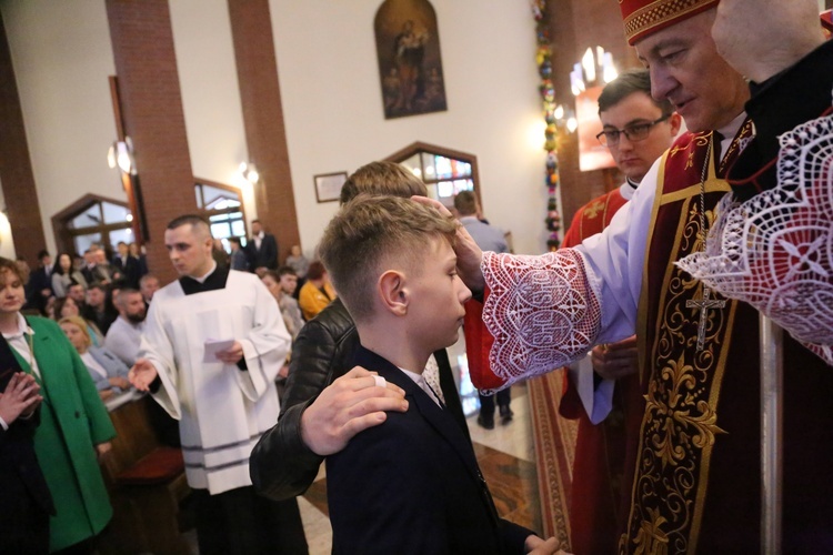 Bierzmowanie w par. pw. Miłosierdzia Bożego w Brzesku