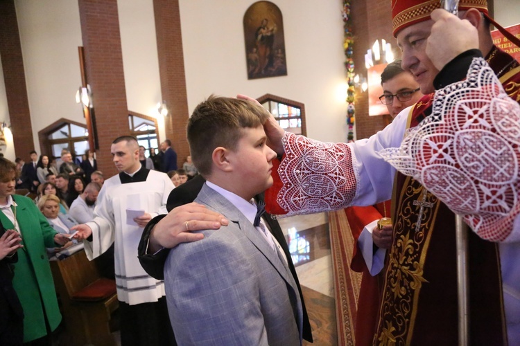 Bierzmowanie w par. pw. Miłosierdzia Bożego w Brzesku