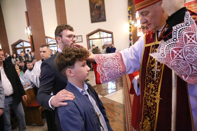 Bierzmowanie w par. pw. Miłosierdzia Bożego w Brzesku