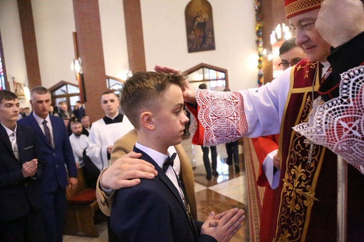 Bierzmowanie w par. pw. Miłosierdzia Bożego w Brzesku