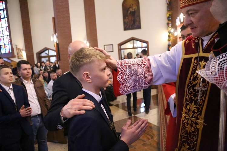 Bierzmowanie w par. pw. Miłosierdzia Bożego w Brzesku