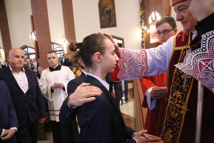 Bierzmowanie w par. pw. Miłosierdzia Bożego w Brzesku