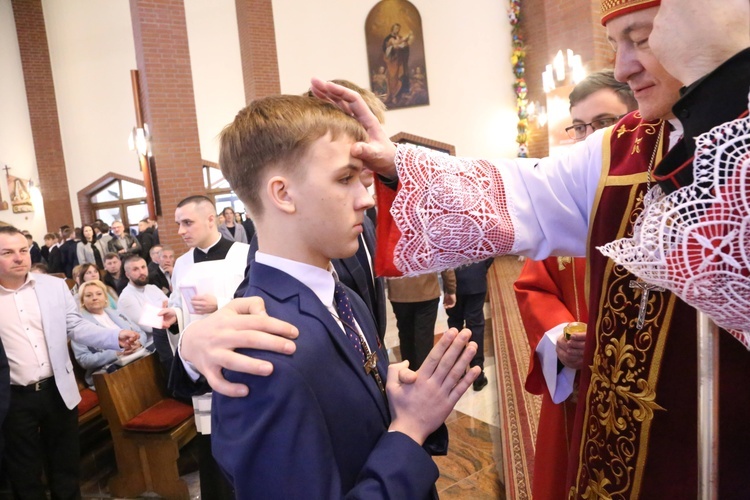 Bierzmowanie w par. pw. Miłosierdzia Bożego w Brzesku