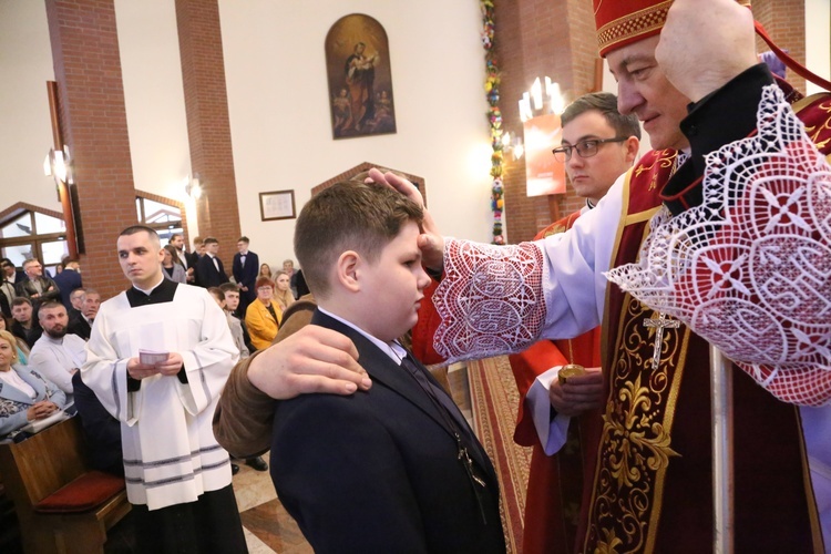 Bierzmowanie w par. pw. Miłosierdzia Bożego w Brzesku