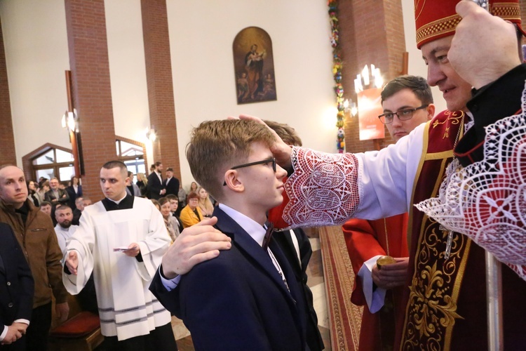 Bierzmowanie w par. pw. Miłosierdzia Bożego w Brzesku