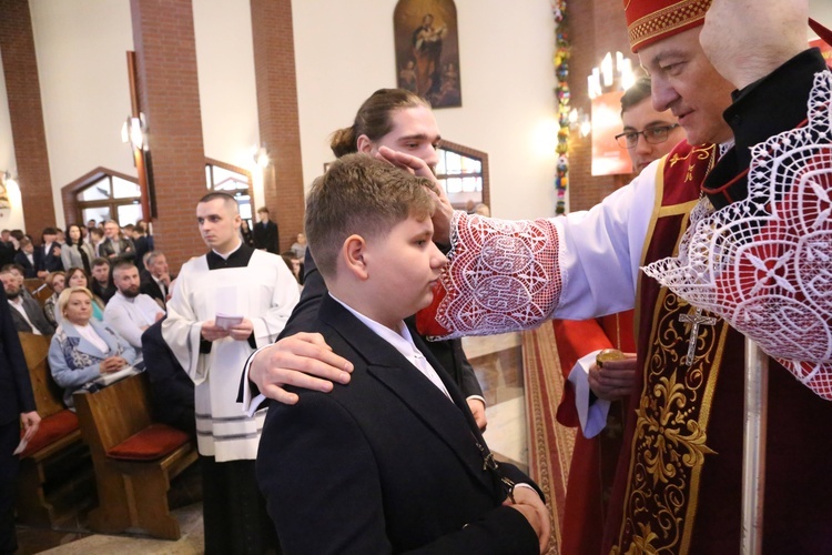 Bierzmowanie w par. pw. Miłosierdzia Bożego w Brzesku