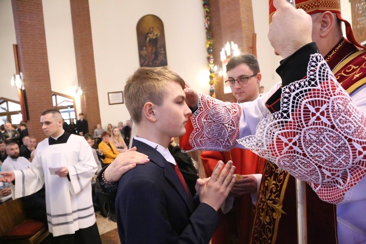 Bierzmowanie w par. pw. Miłosierdzia Bożego w Brzesku