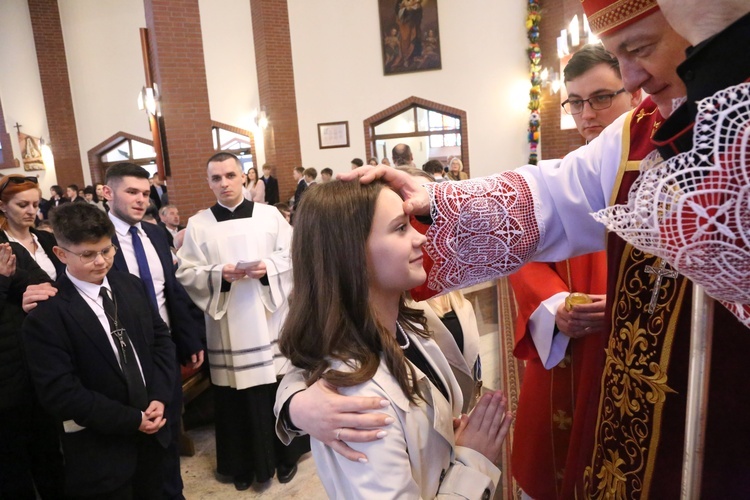 Bierzmowanie w par. pw. Miłosierdzia Bożego w Brzesku