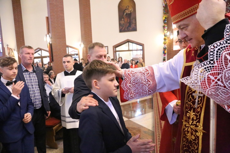 Bierzmowanie w par. pw. Miłosierdzia Bożego w Brzesku