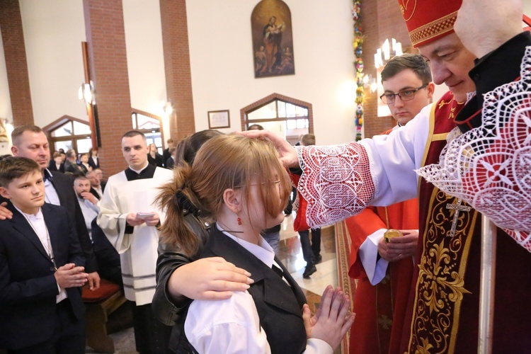 Bierzmowanie w par. pw. Miłosierdzia Bożego w Brzesku