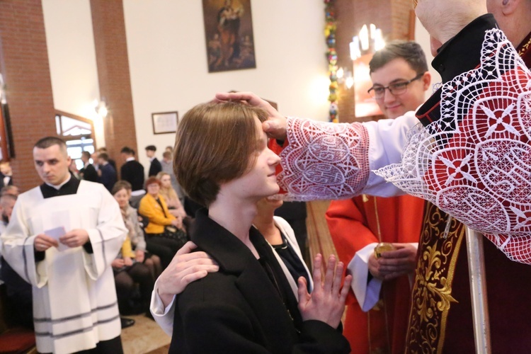 Bierzmowanie w par. pw. Miłosierdzia Bożego w Brzesku