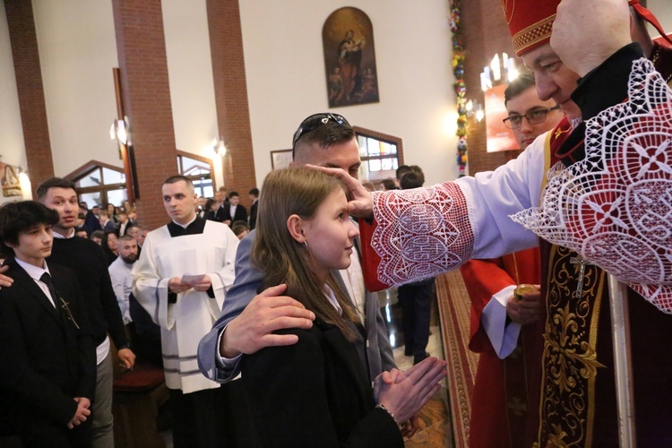 Bierzmowanie w par. pw. Miłosierdzia Bożego w Brzesku