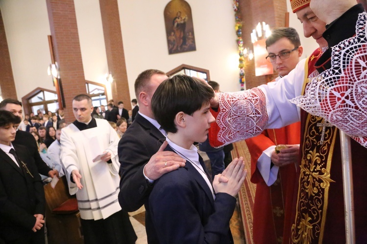 Bierzmowanie w par. pw. Miłosierdzia Bożego w Brzesku