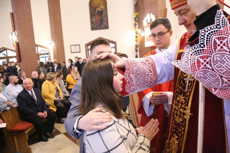 Bierzmowanie w par. pw. Miłosierdzia Bożego w Brzesku