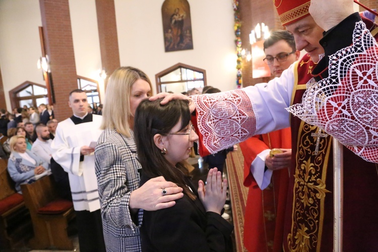 Bierzmowanie w par. pw. Miłosierdzia Bożego w Brzesku