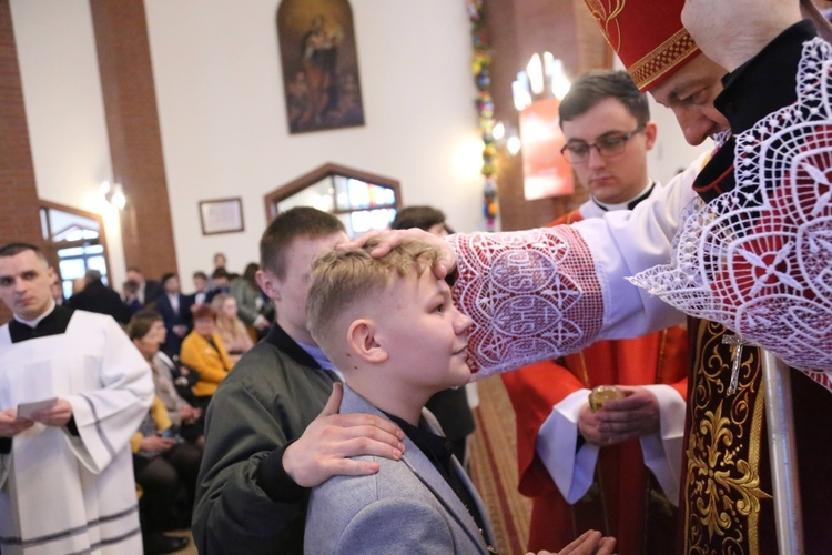 Bierzmowanie w par. pw. Miłosierdzia Bożego w Brzesku