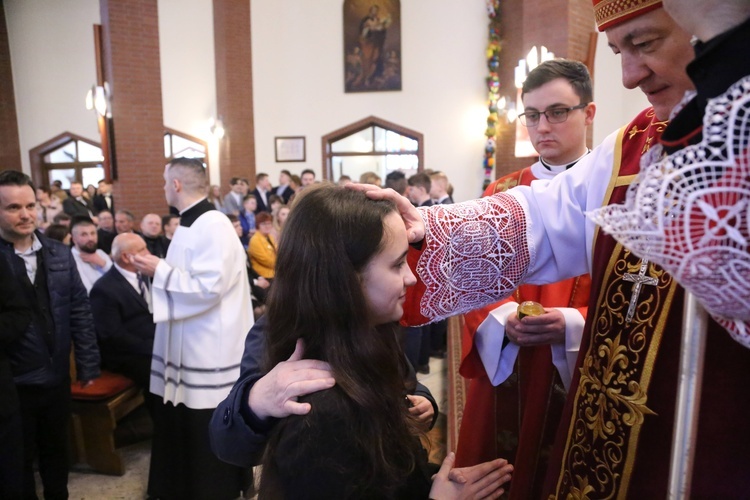 Bierzmowanie w par. pw. Miłosierdzia Bożego w Brzesku