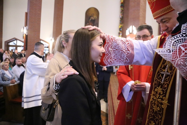 Bierzmowanie w par. pw. Miłosierdzia Bożego w Brzesku