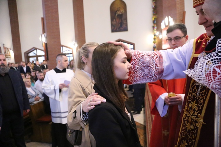 Bierzmowanie w par. pw. Miłosierdzia Bożego w Brzesku