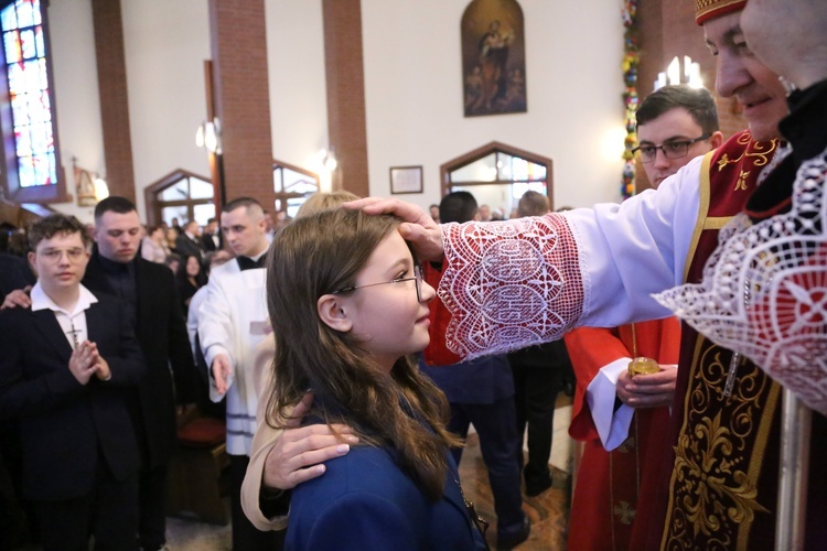 Bierzmowanie w par. pw. Miłosierdzia Bożego w Brzesku