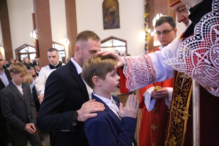 Bierzmowanie w par. pw. Miłosierdzia Bożego w Brzesku