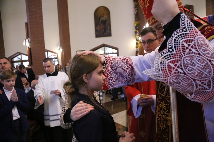 Bierzmowanie w par. pw. Miłosierdzia Bożego w Brzesku