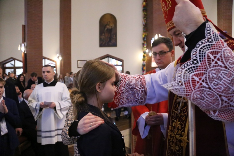 Bierzmowanie w par. pw. Miłosierdzia Bożego w Brzesku