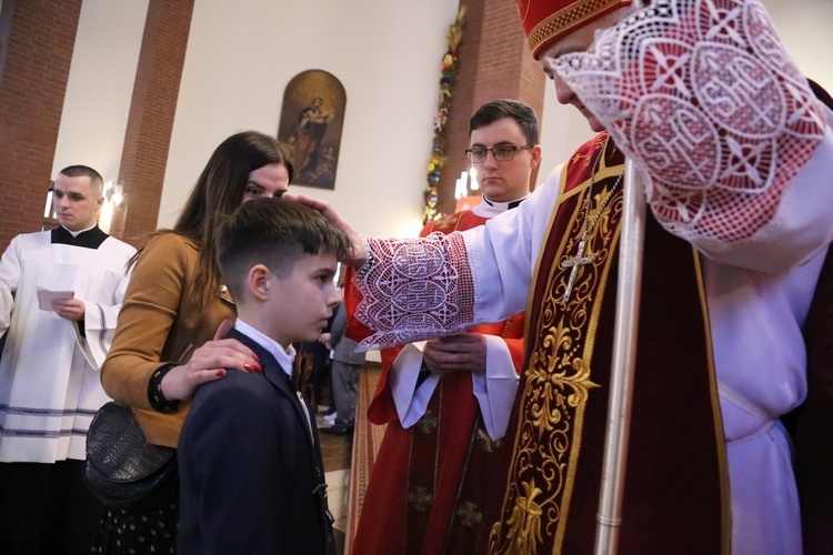 Bierzmowanie w par. pw. Miłosierdzia Bożego w Brzesku