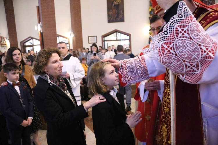 Bierzmowanie w par. pw. Miłosierdzia Bożego w Brzesku