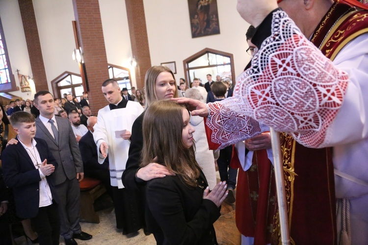 Bierzmowanie w par. pw. Miłosierdzia Bożego w Brzesku